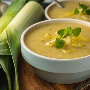 Crème de poireaux et pomme caramélisée
