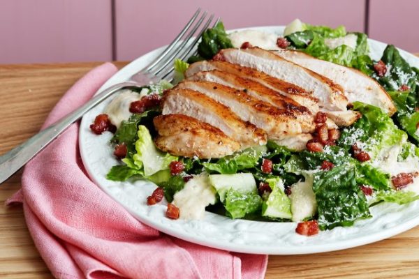 Salade césar au poulet et au bacon