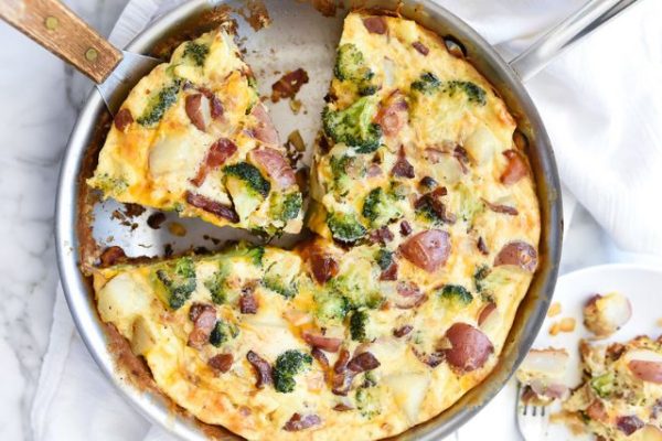 Frittata au bacon, fromage cheddar et brocoli KETO