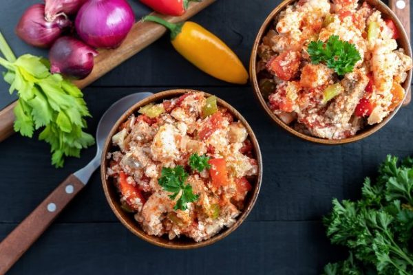 Jambalaya au riz de chou-fleur avec saucisses, crevettes et poulet (Congelé)
