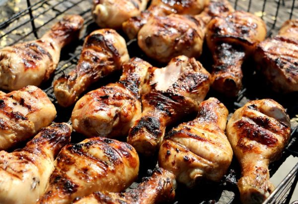 Pilon de poulet BBQ accompagné de salade de chou crémeuse
