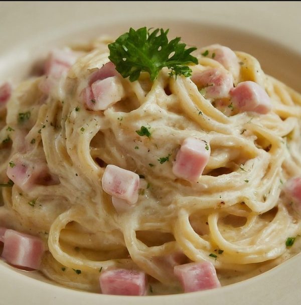 Spaghetti Alfredo au jambon