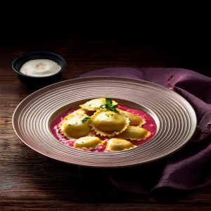 Gros ravioli farci de mozzarella di Bufala, sauce rosée