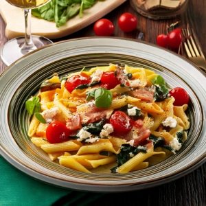 Linguine à la Pancetta, tomate cerise, fromage feta, épinard, ail et vin blanc