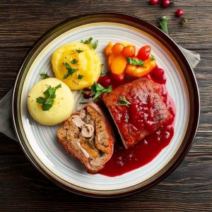 Pain de viande de poulet et canneberge, sauce aux canneberges