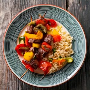 Brochette de bœuf marinée aux 3 poivres