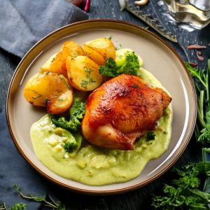 Coq au porc, sauce crémeuse au poivre vert