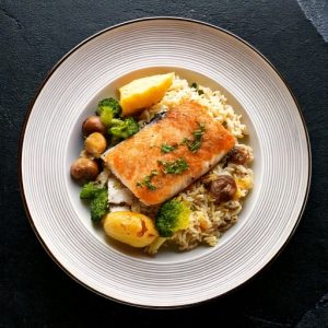 Filet de bassa poêlé, beurre Grenoblois (câpre, croûton, beurre, jus de citron, persil)