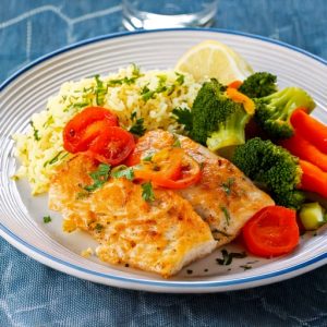 Filet de pangasius poêlé à la provençale (tomates en dés, ail, beurre, persil)