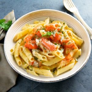 Linguine, sauce crémeuse au saumon fumé et fines herbes
