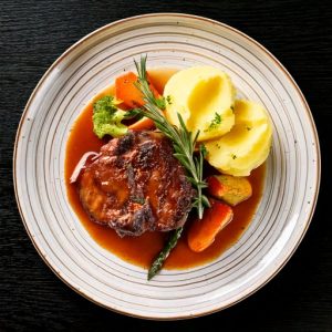 Joue de porc à l’érable et romarin