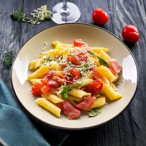 Pennine sauce crémeuse au capicollo, prosciutto, vin blanc et tomate cerise