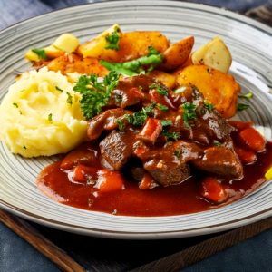 Braisé de bœuf à la Lyonnaise
