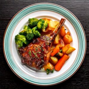Gigot d’agneau rôti à la menthe poivrée